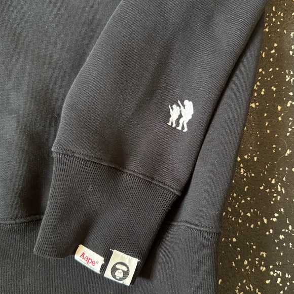 AAPE Crew Neck - Picture 6 of 9